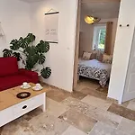 Feriehus Les Sur La Colline - 28 M2 One Bedroom With Shared Pool
