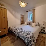 Les Sur La Colline - 28 M2 One Bedroom With Shared Pool Montignac-de-Lauzun