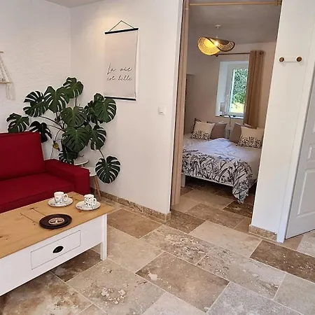 Hébergement de vacances Les Sur La Colline - 28 M2 One Bedroom With Shared Pool