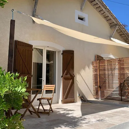 Дом отдыха Les Sur La Colline - 28 M2 One Bedroom With Shared Pool *