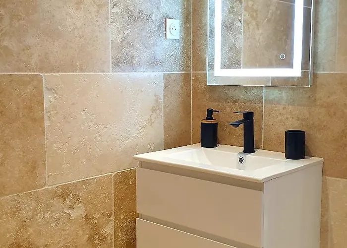 Les Sur La Colline - 28 M2 One Bedroom With Shared Pool *