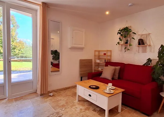 Les Sur La Colline - 28 M2 One Bedroom With Shared Pool Ferienhaus